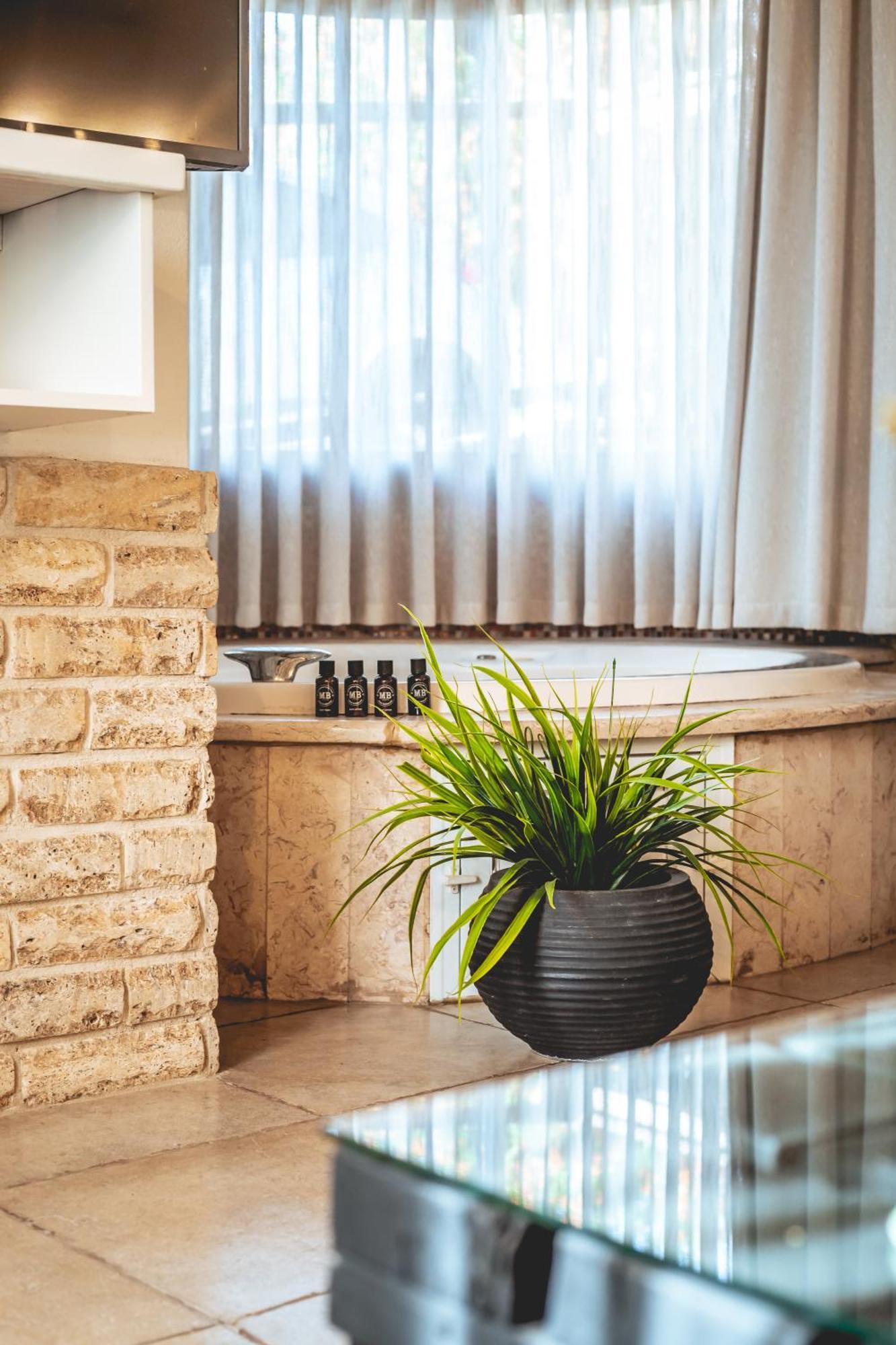Grand Vista Boutique Hotel And Spa Yuval Ngoại thất bức ảnh